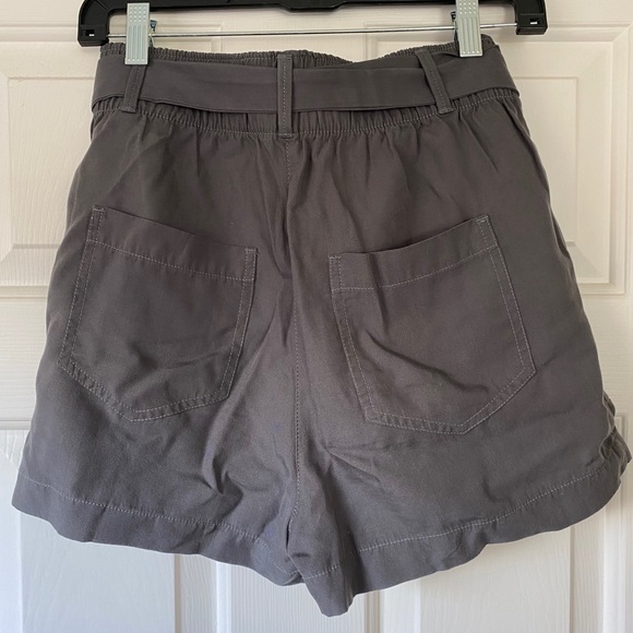 Gap High Rise Shorts - Picture 2 of 2